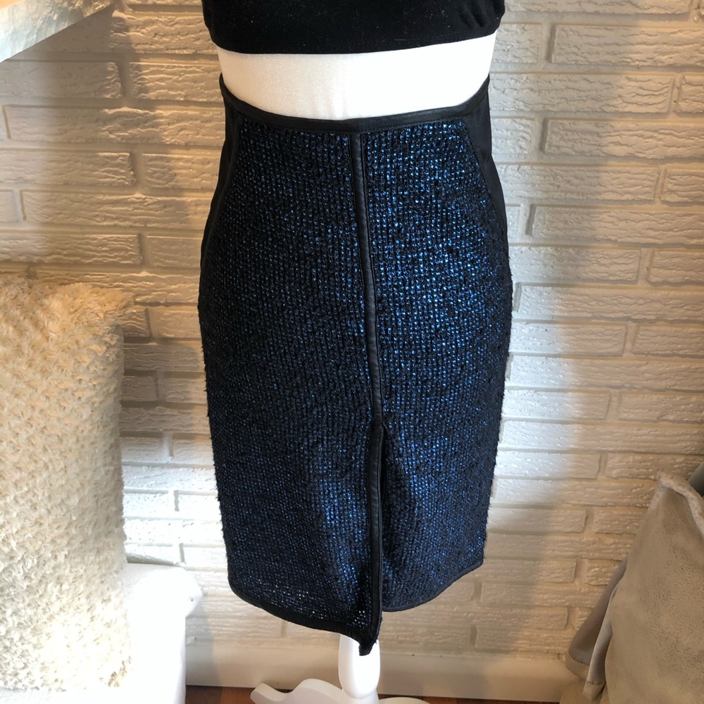 AKIRA 🧶 Pencil Skirt